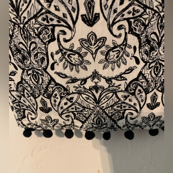 Chico's Capri Cropped Womens Sz 2.5 R White Black Tapered Stretch Pants Fringe - Picture 4 of 6